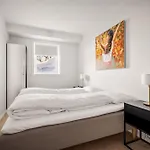 Gullstein 3*